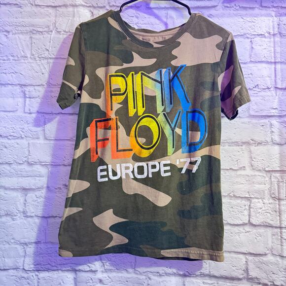 Oddpeople Pink Floyd Tour Shirt reproduction with Camo background SZ XS - Picture 1 of 3